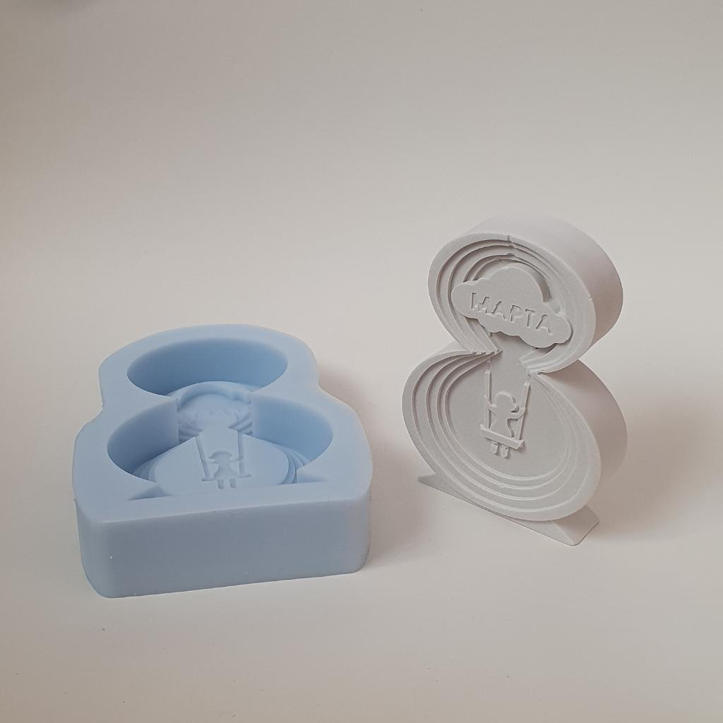 Силиконовая форма 8 марта с девочкой