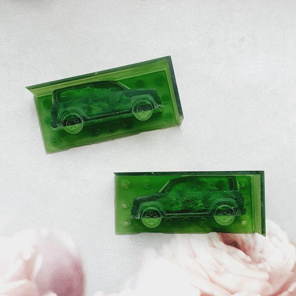 Модель для заливки силиконом Машина с уже готовой основой и разборными опалубками