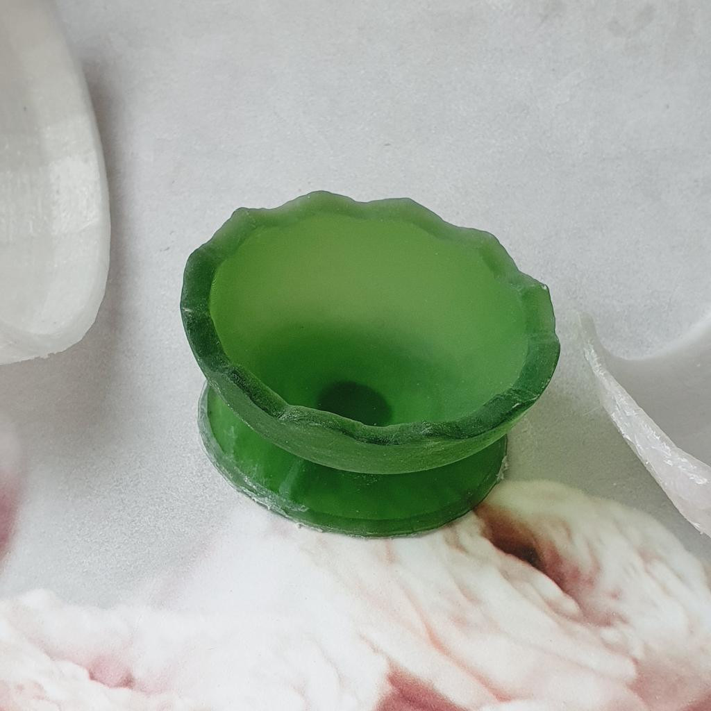 Модель для заливки силиконом яичная скорлупа с уже готовой основой и разборными опалубками