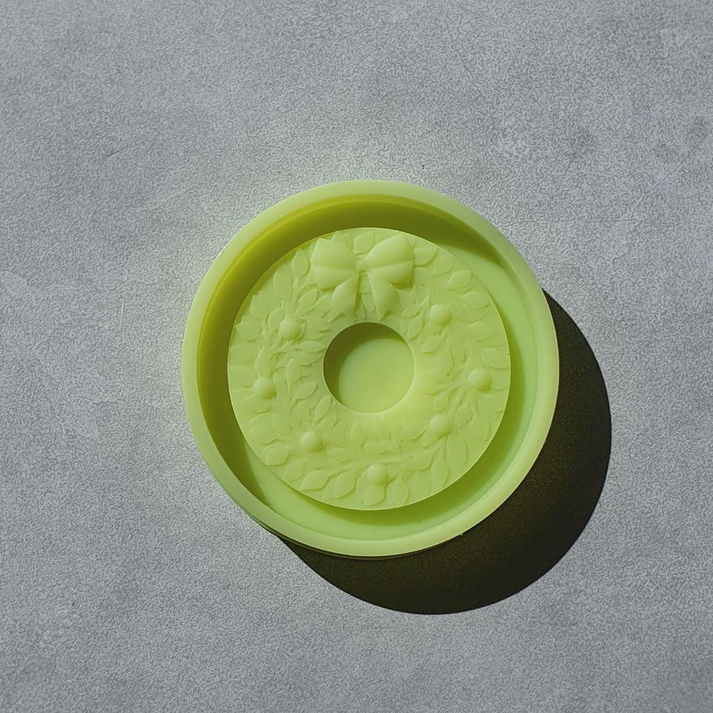 Модель для заливки силиконом Венок мини с уже готовой основой и разборными опалубками