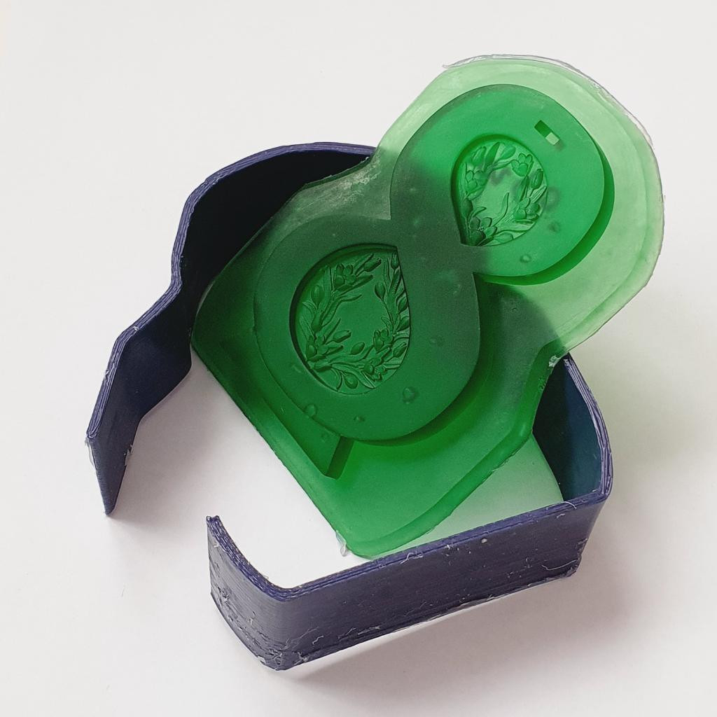 Модель для заливки силиконом саше 8 марта тюльпаны