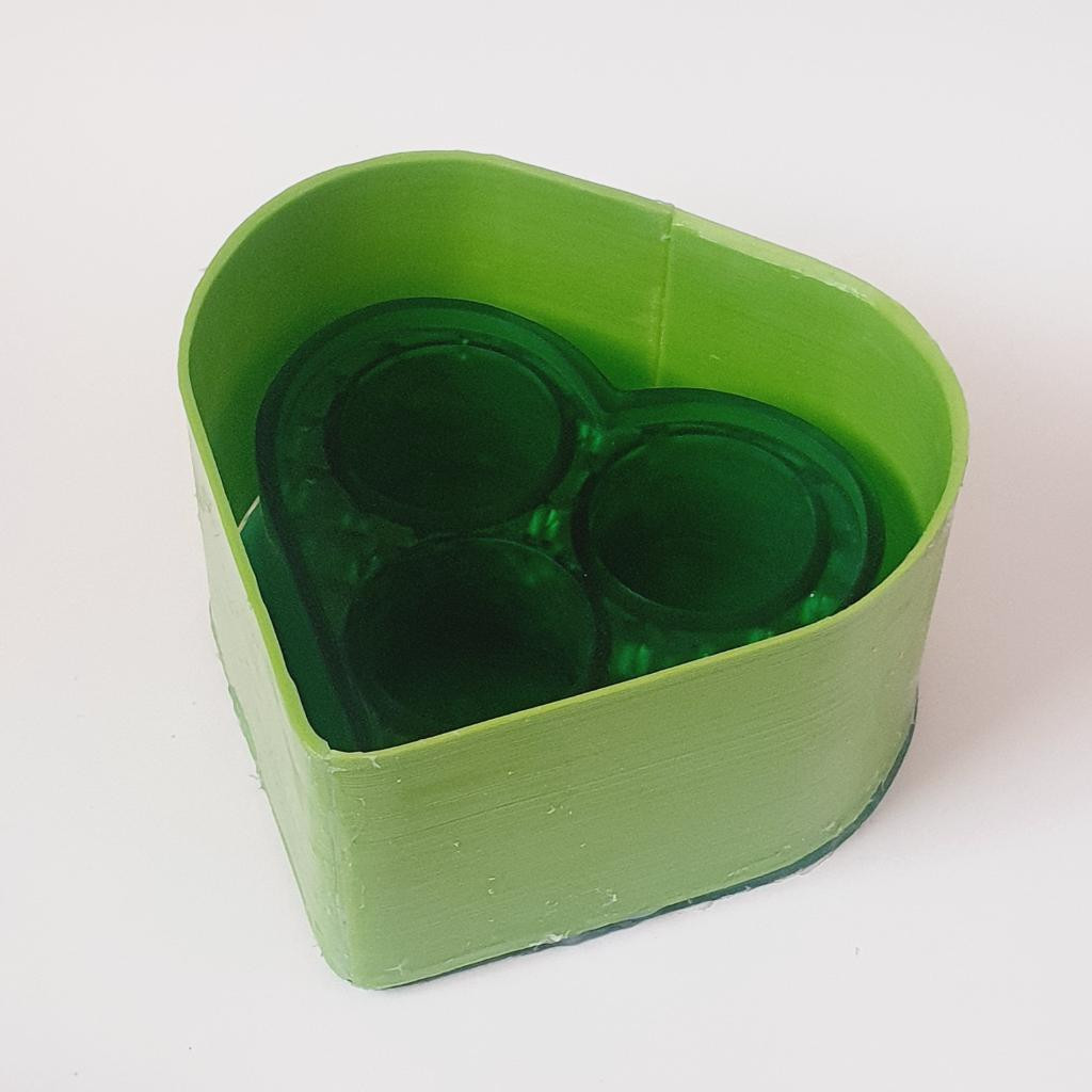 Модели для заливки силиконом Стакан сердце 3 отсека 135