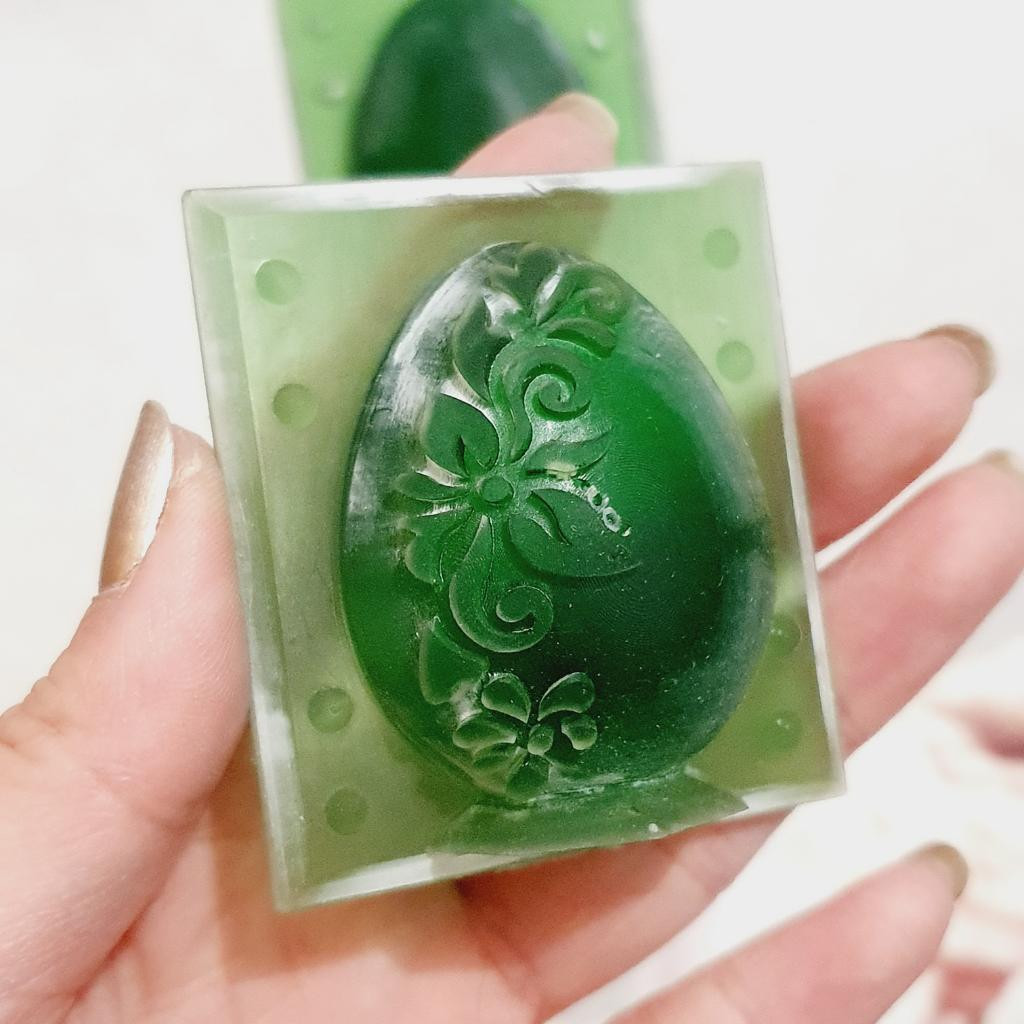 Модель для заливки силиконом "Яйцо с узором" с раздельными опалубками и основой.