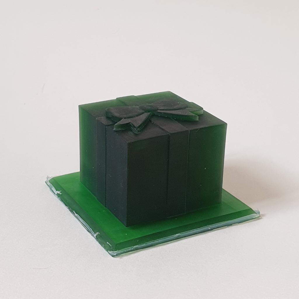 Модель для заливки силиконом Подарок с уже готовой основой и разборными опалубками