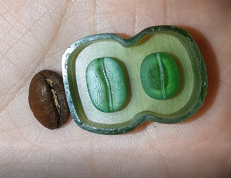 Модель для заливки силиконом "Кофейное зерно" с основой и опалубкой