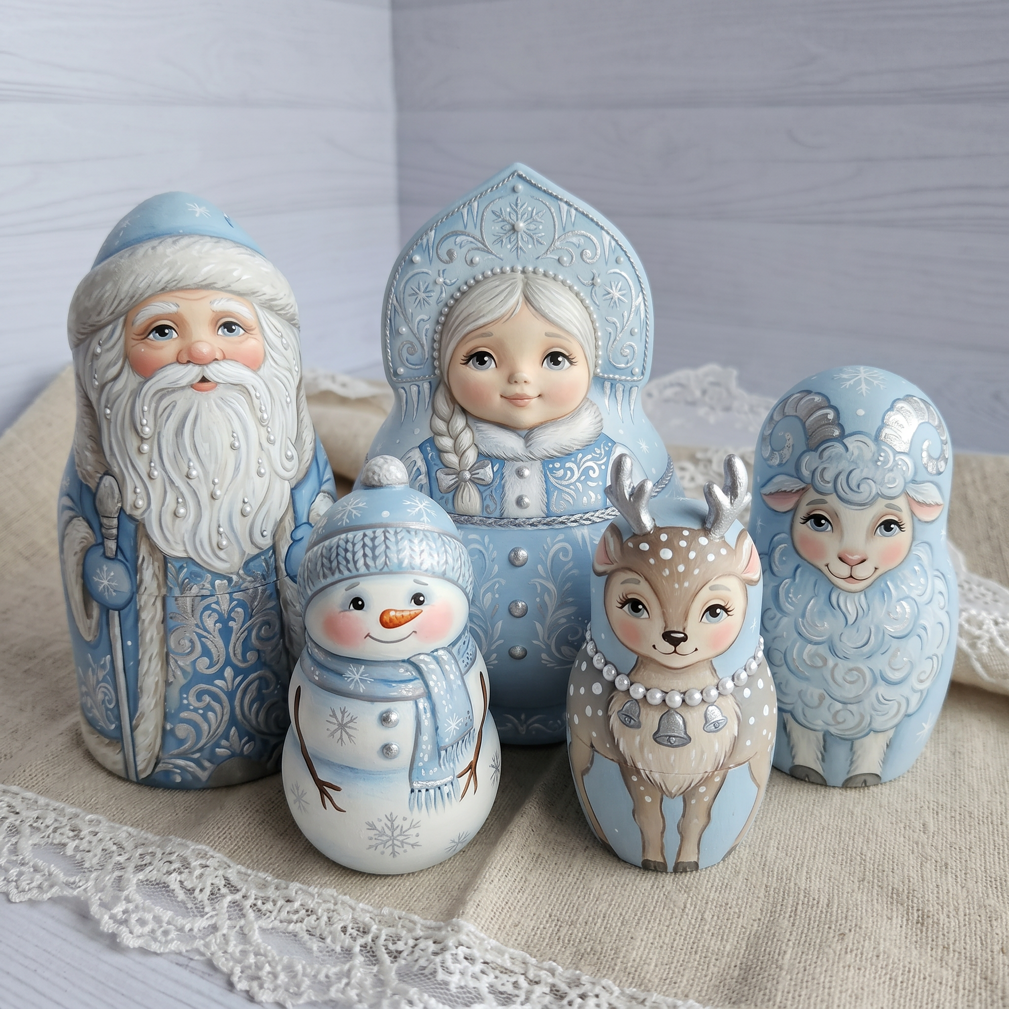 Коллекция шкатулок с персонажами: Дед Мороз, снеговик, олень, коза.
