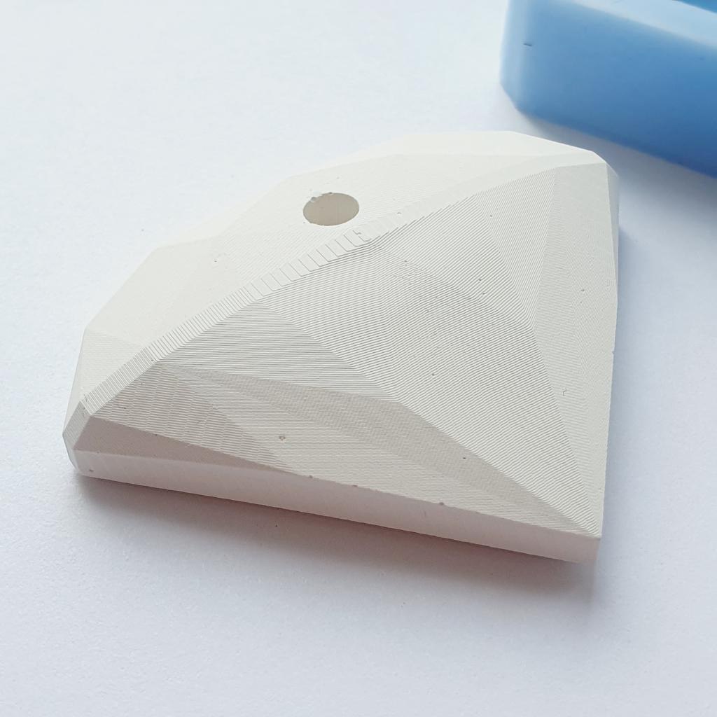 Модель для заливки силиконом Алмаз с уже готовой основой и разборными опалубками


Можем напечатать