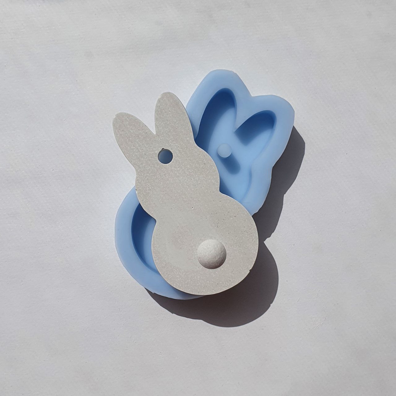 Теперь доступна к заказу ещё одна форма Саше Кролик с круглым хвостиком!