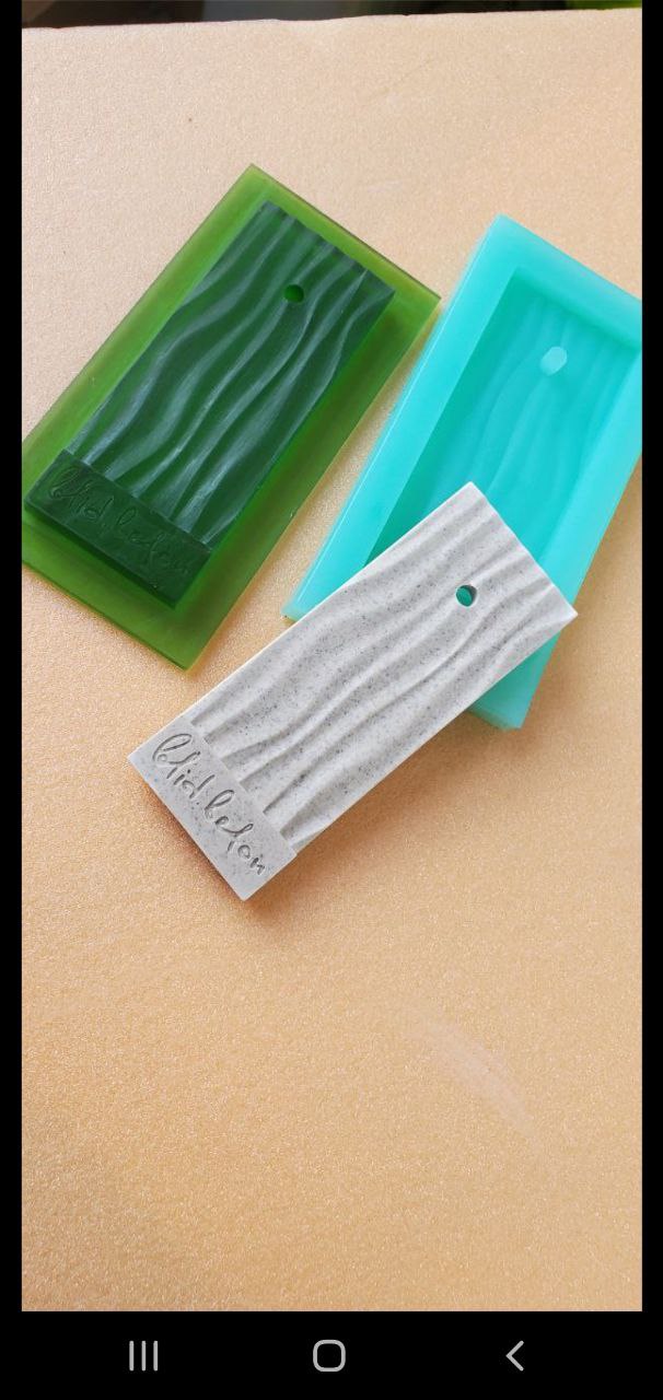 Прозрачность основы дает вам возможность следить за качеством заливки силикона