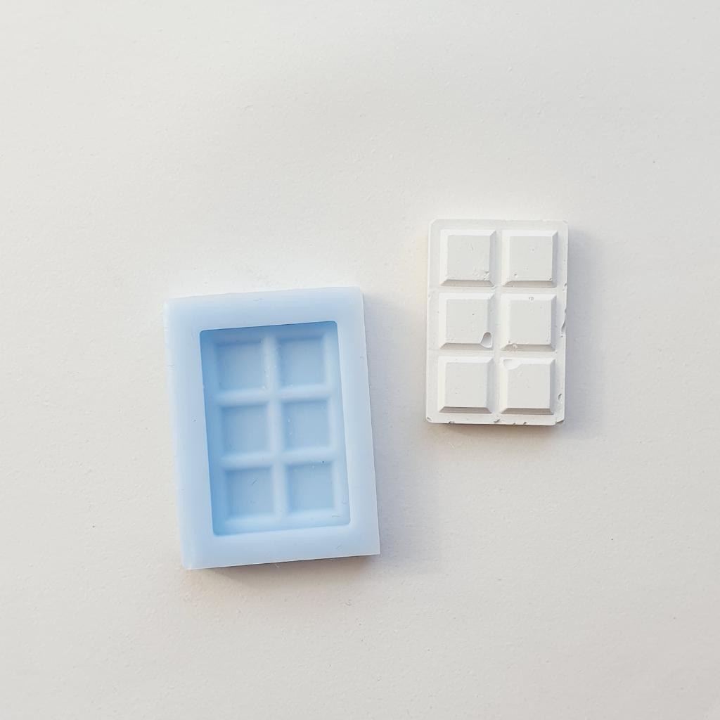 Силиконовая форма Шоколадки мини

Можем изготовить в другом размере.

Срок изготовления: 1-2 дня.