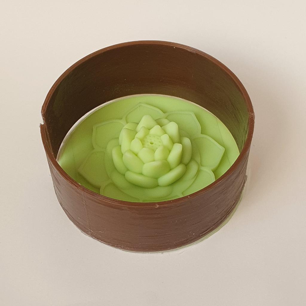 Силиконовая форма 
Лотос на подносе (держатель для благовоний)

🍀Размеры:
Диаметр 7.5 см
Высота 2.5