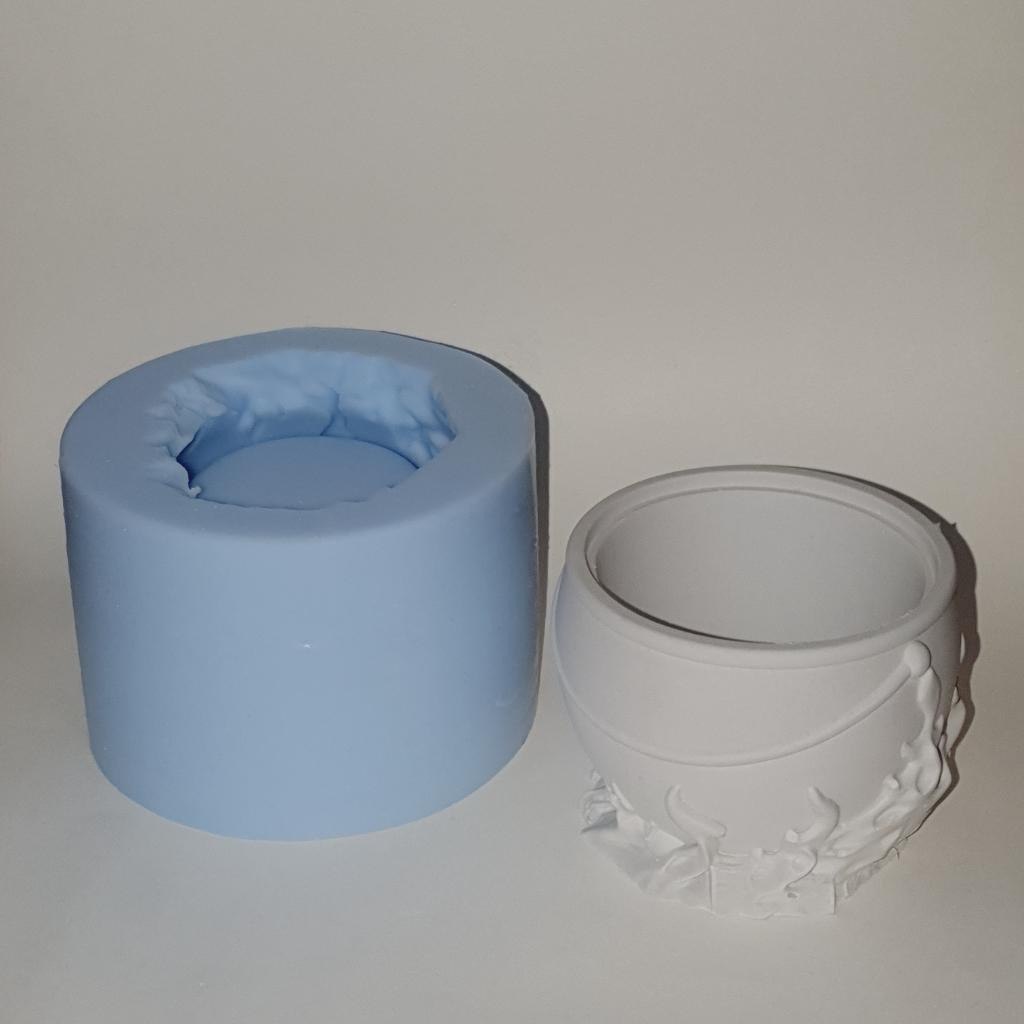 Силиконовая форма 
Котелок на костре

🍀Объем: 151

🍀Размеры:
Диаметр 9 см х 9.5 см
Высота: 6.9 см