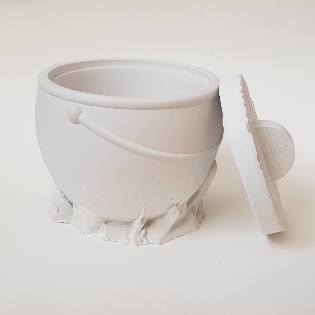 Силиконовая форма 
Котелок на костре

🍀Объем: 151

🍀Размеры:
Диаметр 9 см х 9.5 см
Высота: 6.9 см