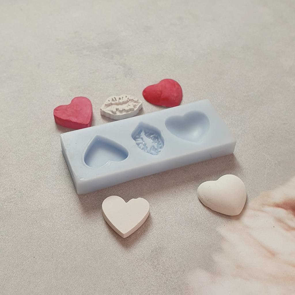 Модель для заливки силиконом Палетка мини: сердечки и губы с уже готовой основой и опалубками

🍀Раз