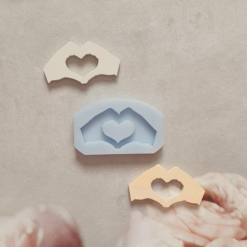 Силиконовая форма  Руки сердечком