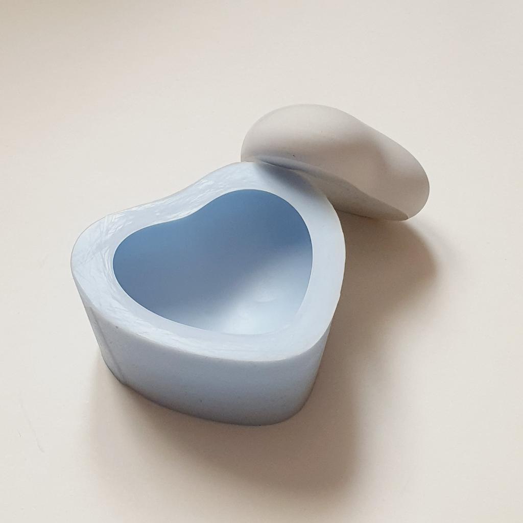 Модель для заливки силиконом Сердце

🍀Размеры:
6.5 см х 7 см
Высота 3.5 см

🍀Срок изготовления:
3-