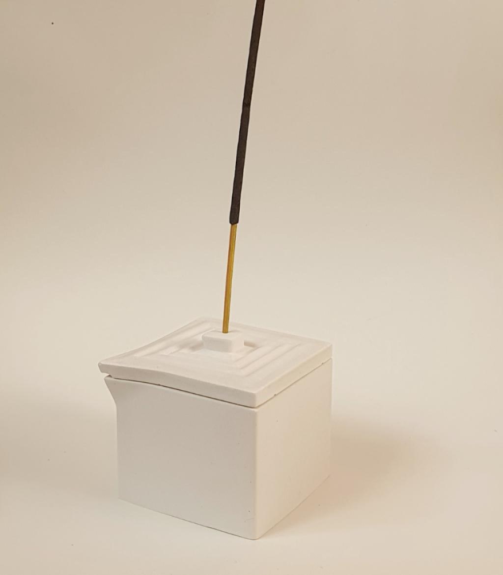 Силиконовая форма  Молочник Квадрат с отверстием для благовония 130