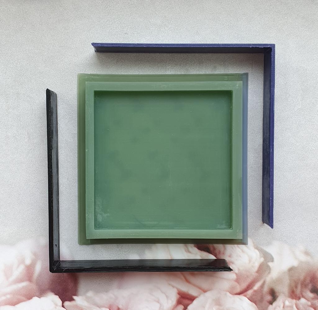 Нарисовали и напечатали модель для заливки силиконом поднос "Квадрат" размером 9.2 см х 9.2 см